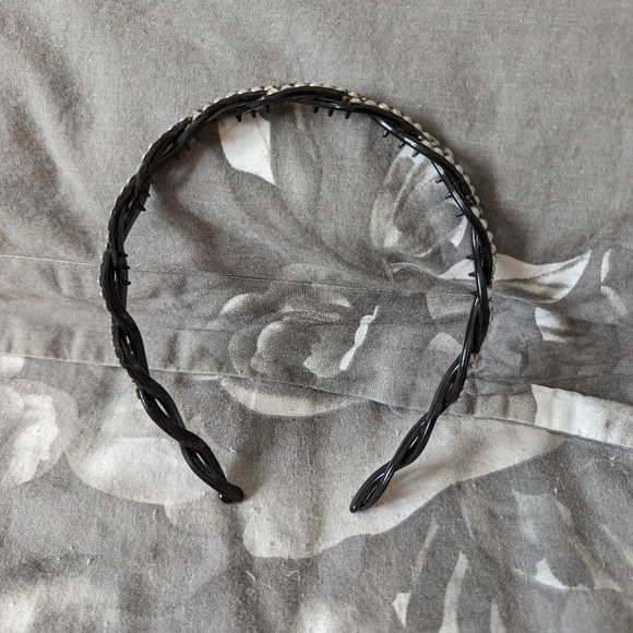 🌟3/$20🌟Fancy Headband - Picture 4 of 4